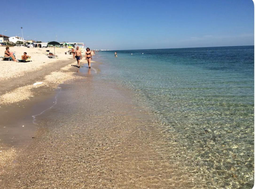 Beach Appartament Марина-ди-Монтемарчано Экстерьер фото