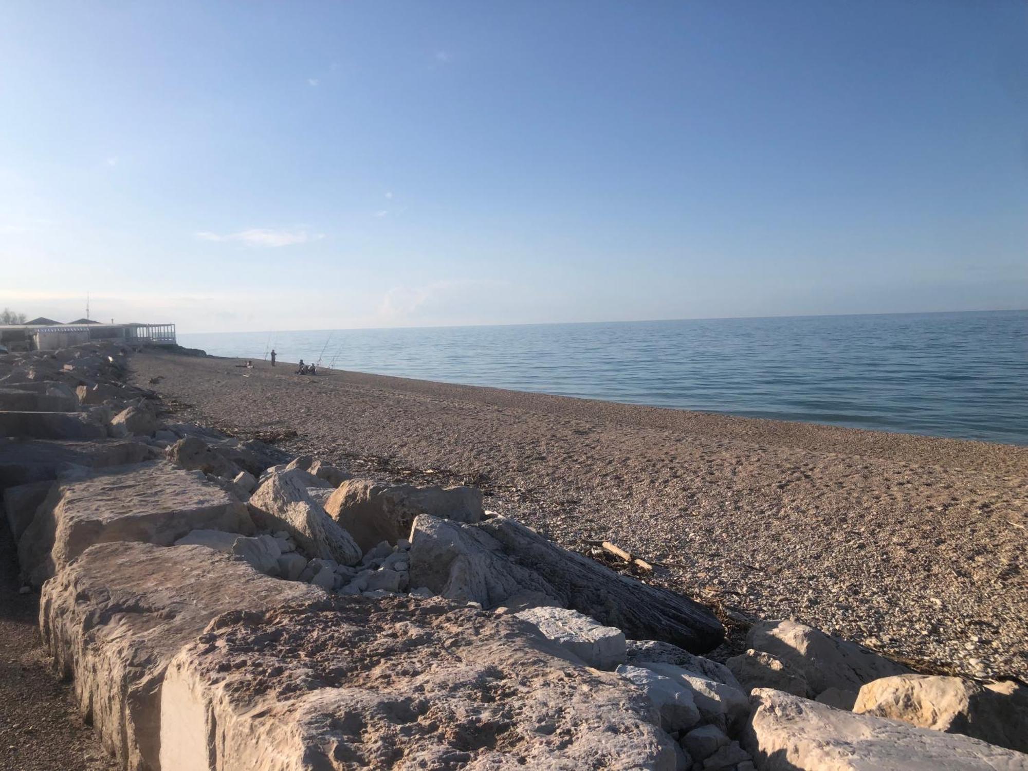 Beach Appartament Марина-ди-Монтемарчано Экстерьер фото